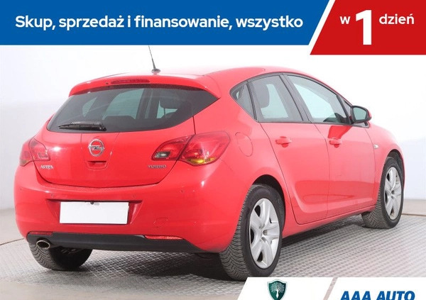 Opel Astra cena 28000 przebieg: 135200, rok produkcji 2011 z Skaryszew małe 254